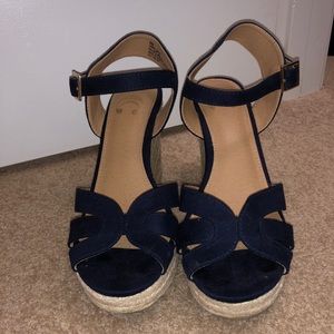 Navy wedges